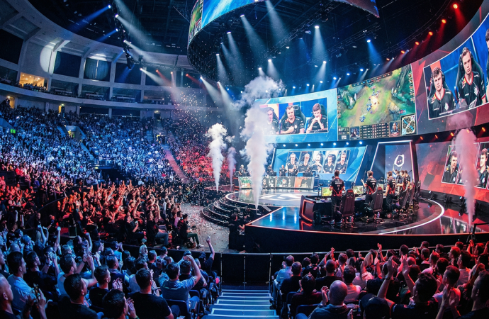 Esports Trends in 2025: How Competitive Gaming Is Becoming a Global Entertainment Industry